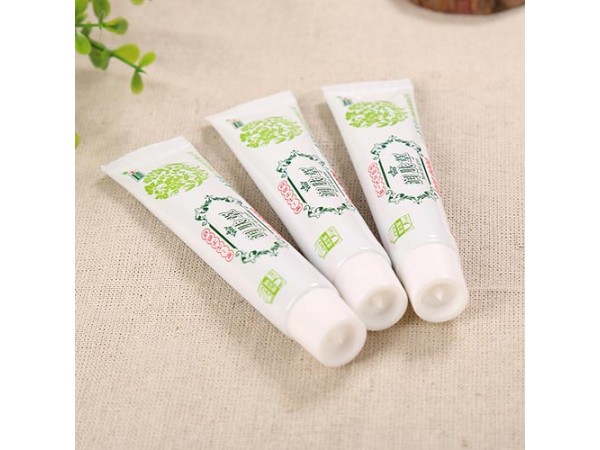 潤(rùn)膚草草本乳膏